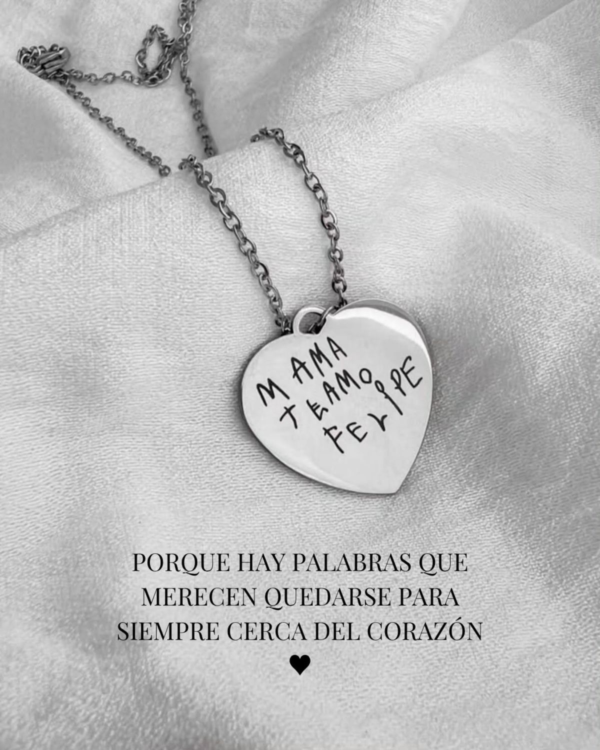 "Amor Eterno" Collar Personalizado para Mamá + Box de regalo
